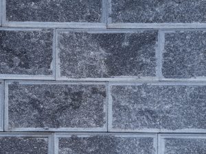 Đá bóc đen soi cạnh 10x20cm